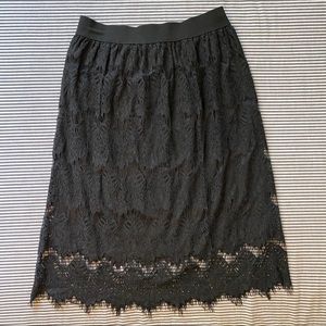 NWT elastic waist lace skirt